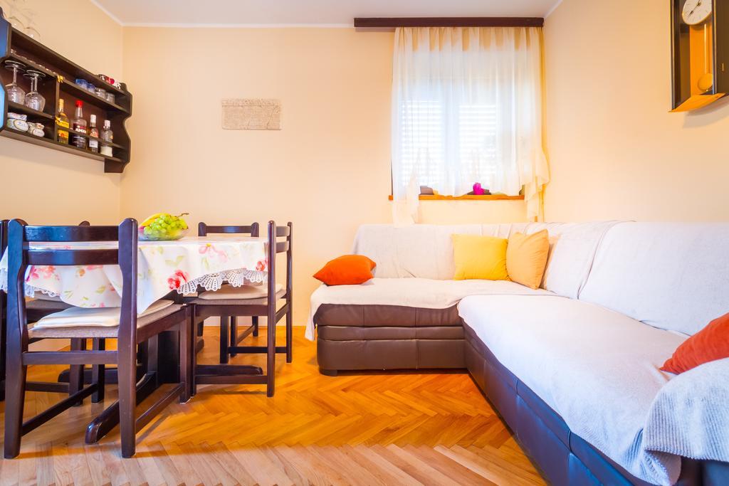 Apartment Manzoni Malinska Exteriör bild