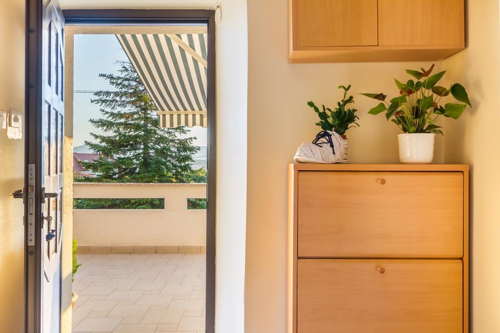 Apartment Manzoni Malinska Exteriör bild