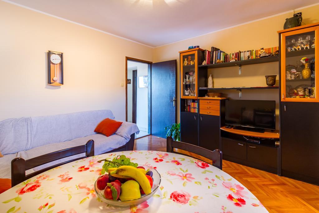 Apartment Manzoni Malinska Exteriör bild