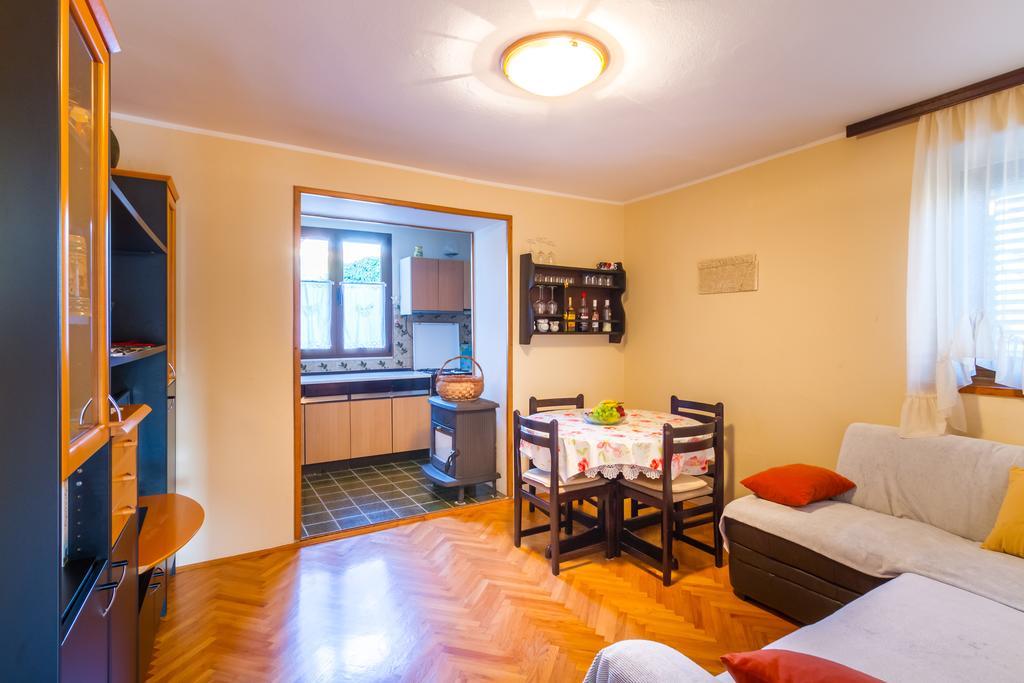 Apartment Manzoni Malinska Exteriör bild